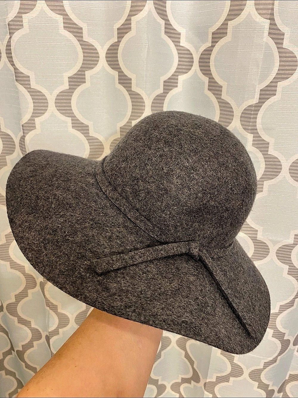 Gray Wide Brim Hat Like New
